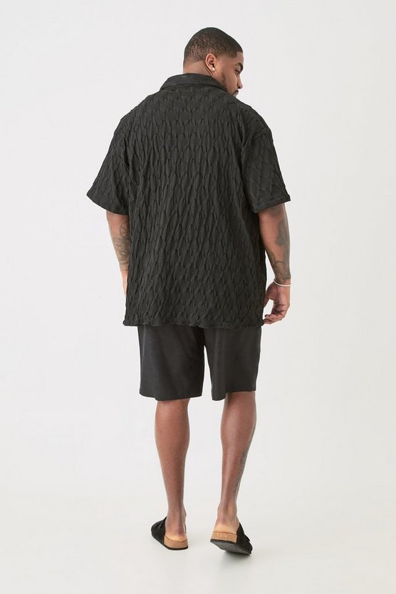 Plus kurzärmliges Oversize Jacquard Hemd in Schwarz