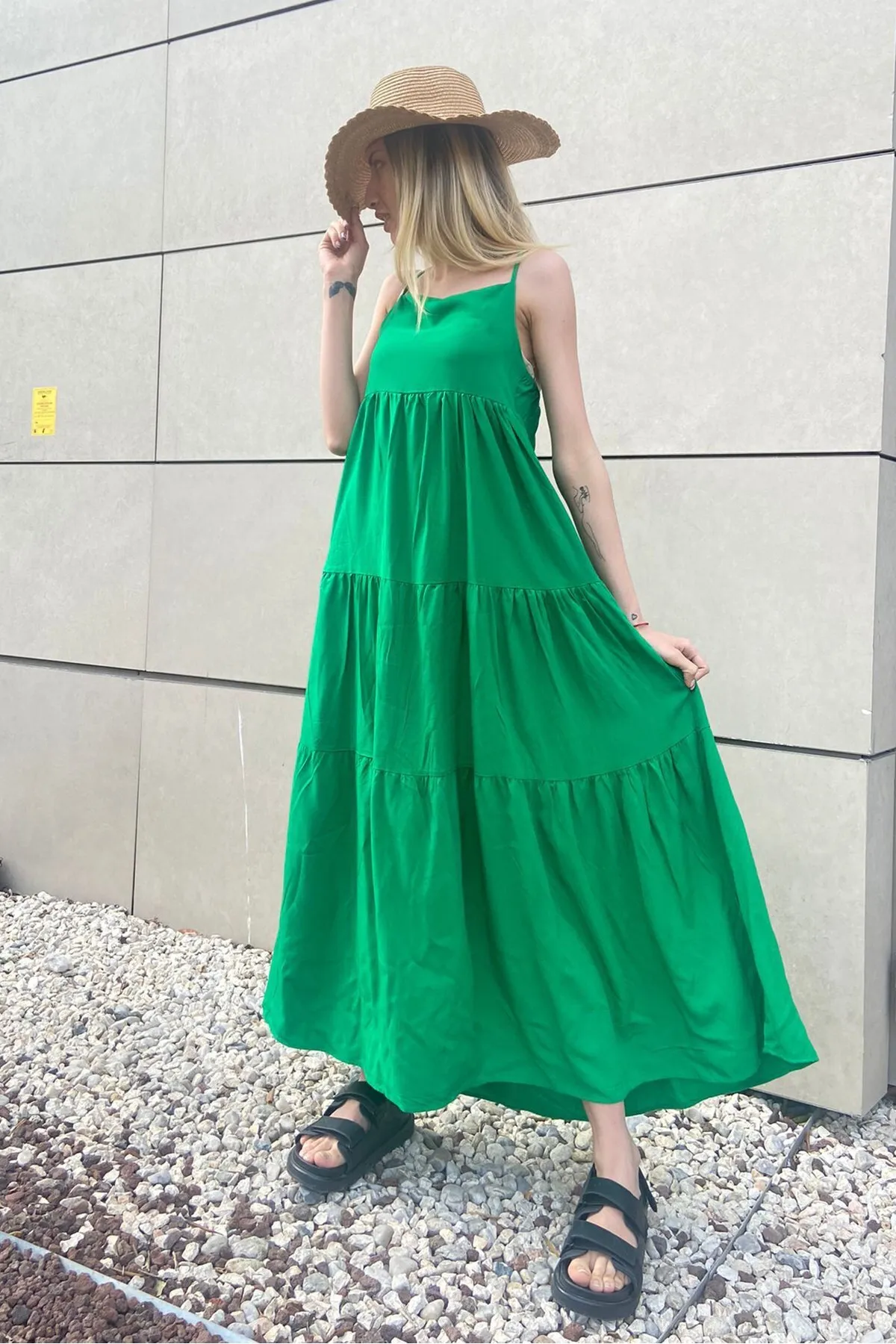 Madmext  Grünes, rückenfreies, plissiertes langes Kleid