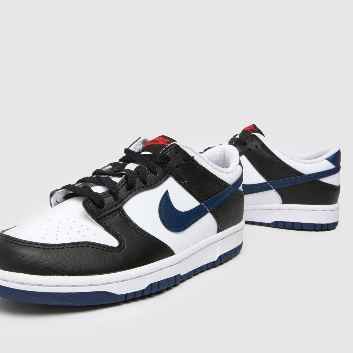 Nike vita multifärgade dunk low pojkar ungdomsskor