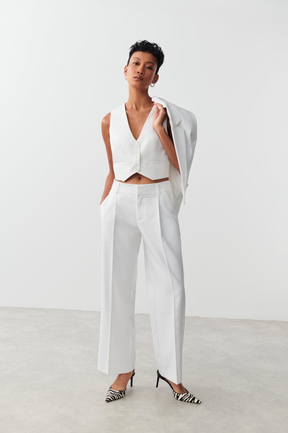 Low waist trousers