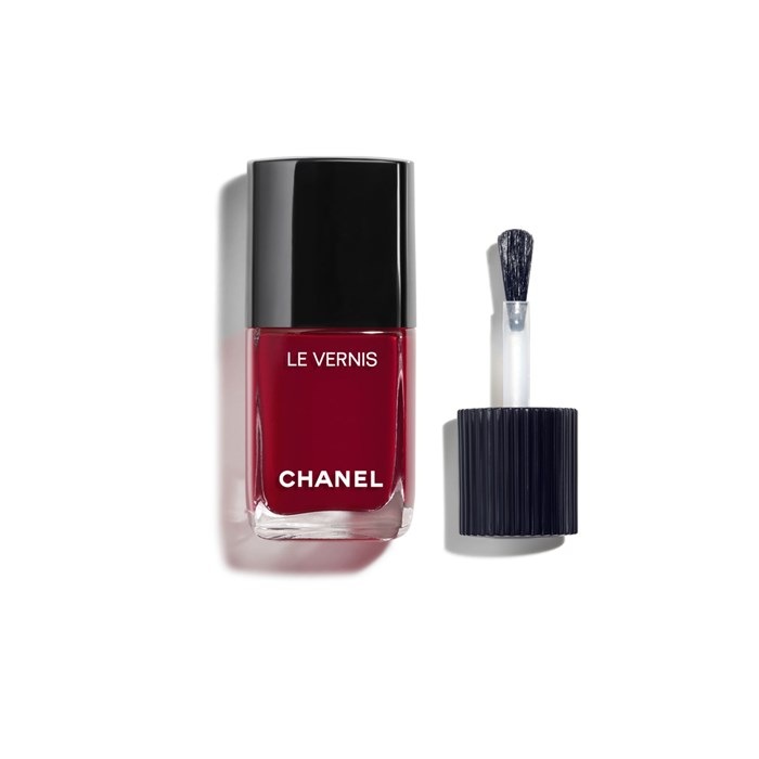 FARBE UND GLANZ MIT LANGEM HALT