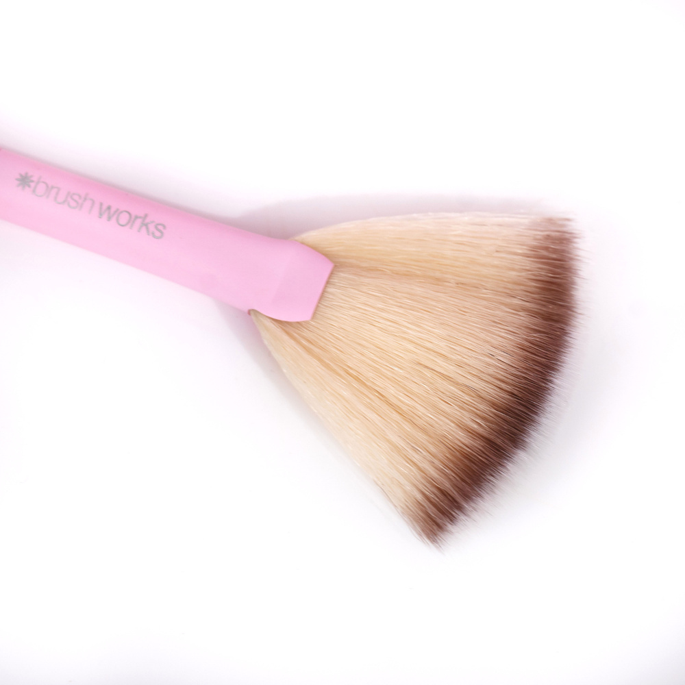 Brushworks Pinceau Eventail HD Rose Pinceau