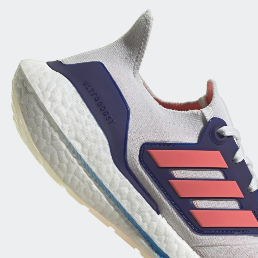 adidas Ultraboost 22 GX5589 / weiss