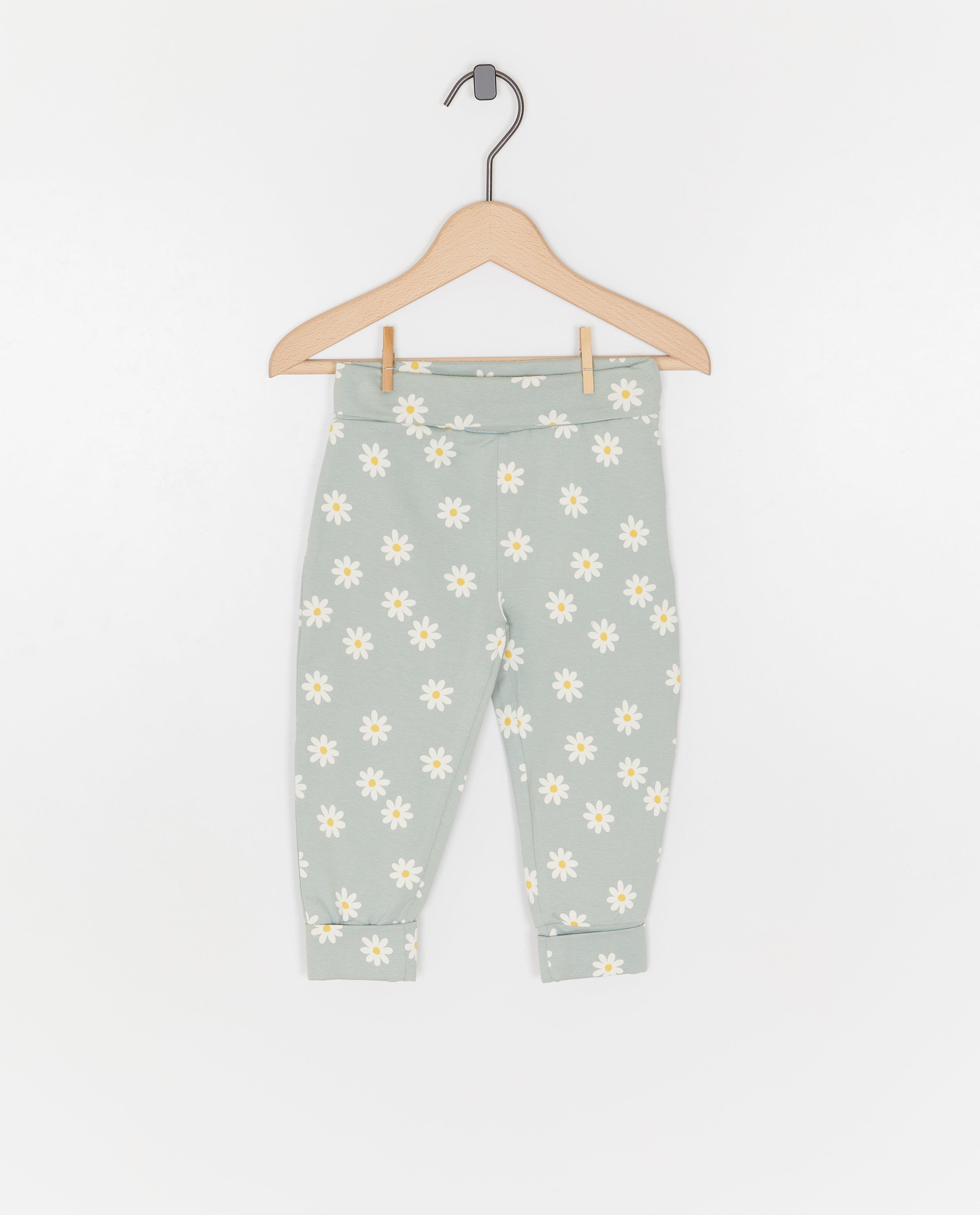 Pijamale Cuddles and Smiles cu imprimeu floral alb