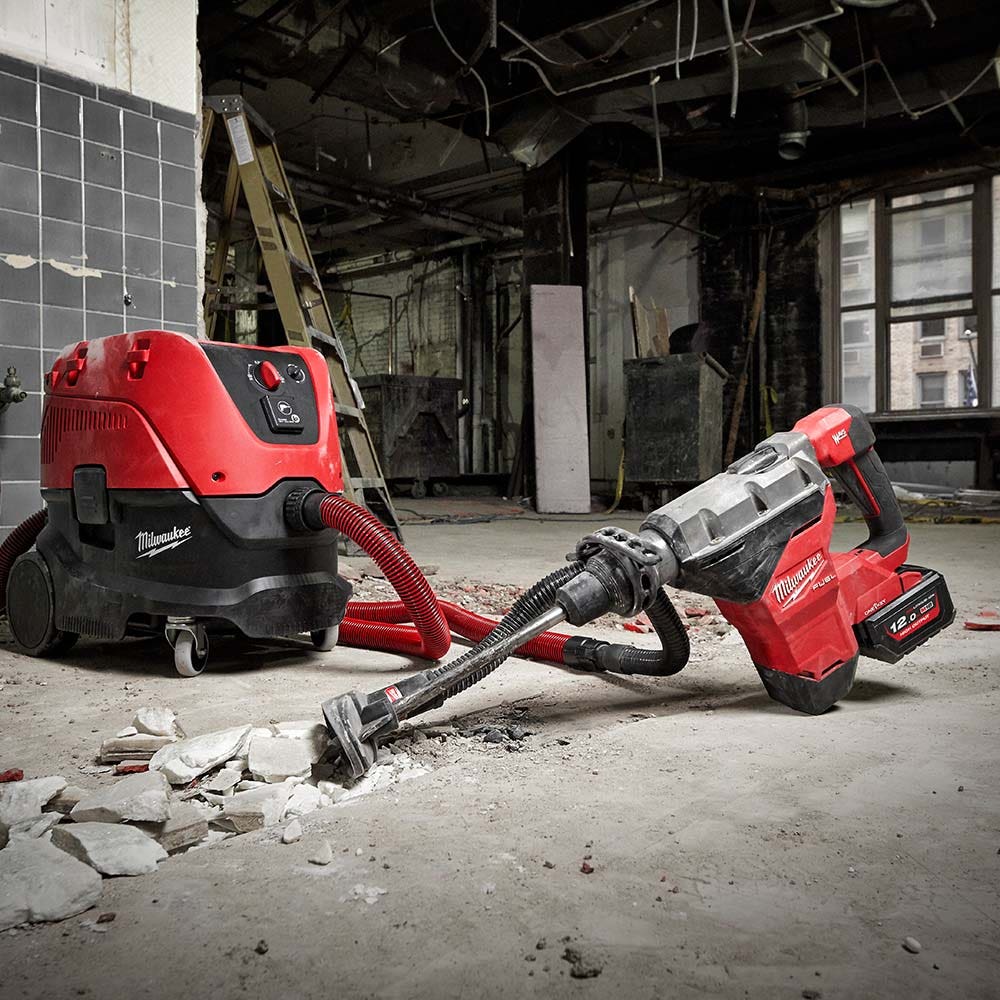 Martelo SDS Max Milwaukee Fuel 18V 44mm sem escovas com uma chave e protetor M18FHM-0