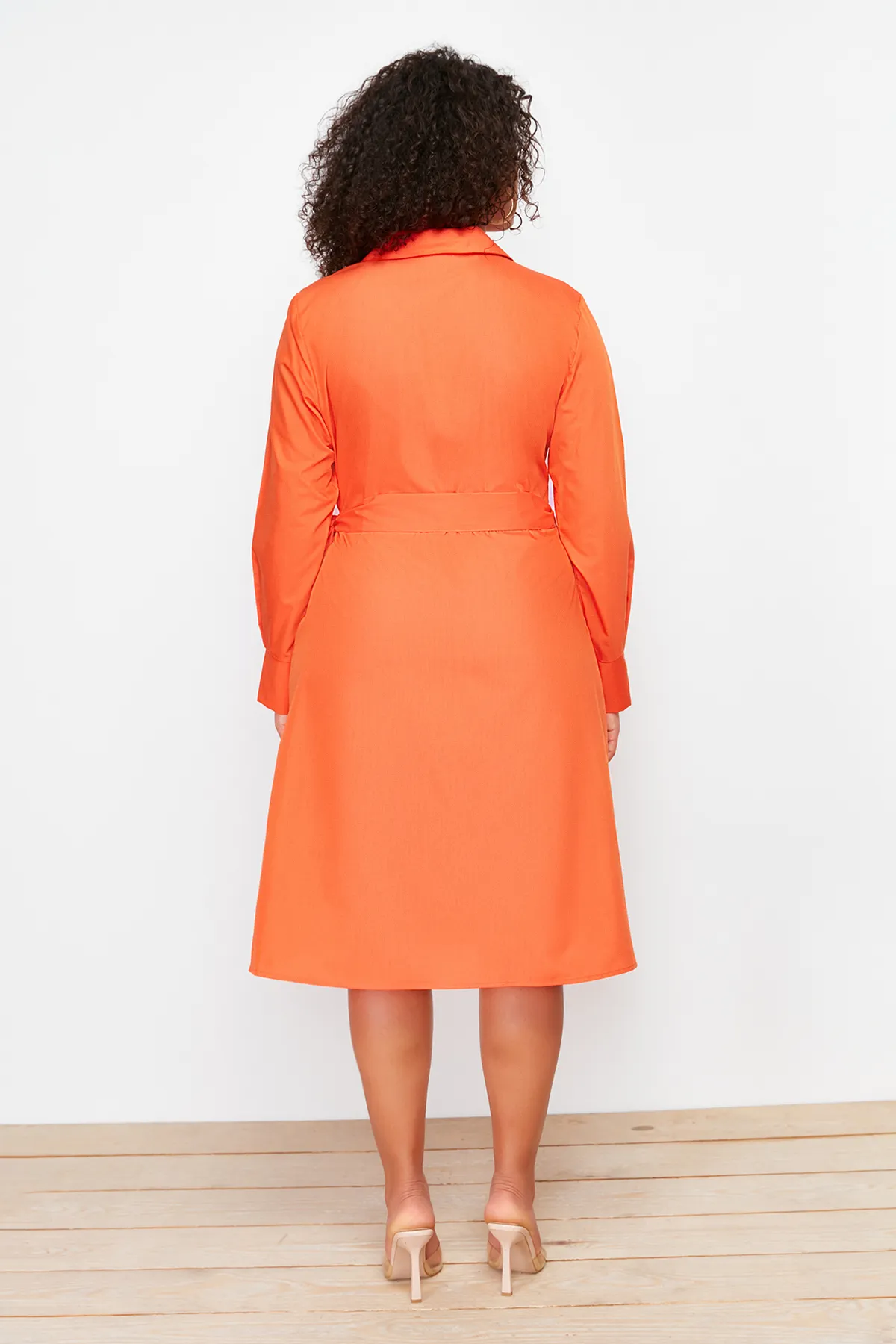 Trendyol Curve  Oranges zweireihiges gewebtes Kleid TBBSS24AH00053
