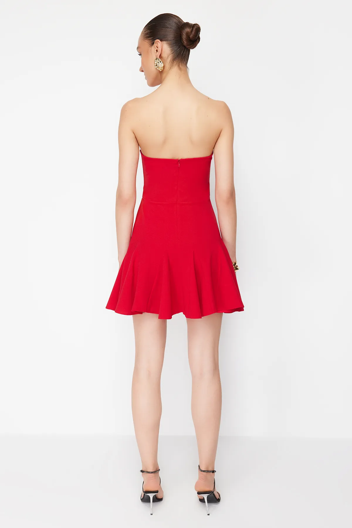 Trendyol Collection  Zeynep Tosun Rotes gestricktes Abendkleid - Volantrock, elegantes Kleid TCLSS24EL00007