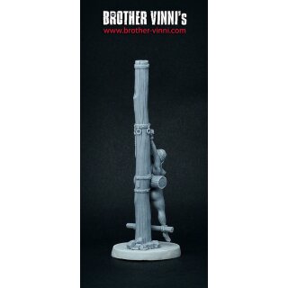 Woman stretched at stake (28 mm)