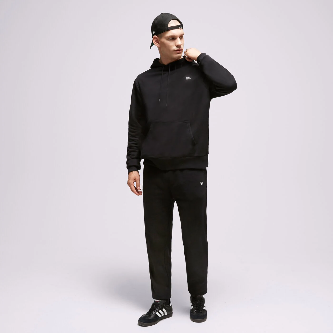 NEW ERA HOODIE NE ESSENTLS NONE Schwarz