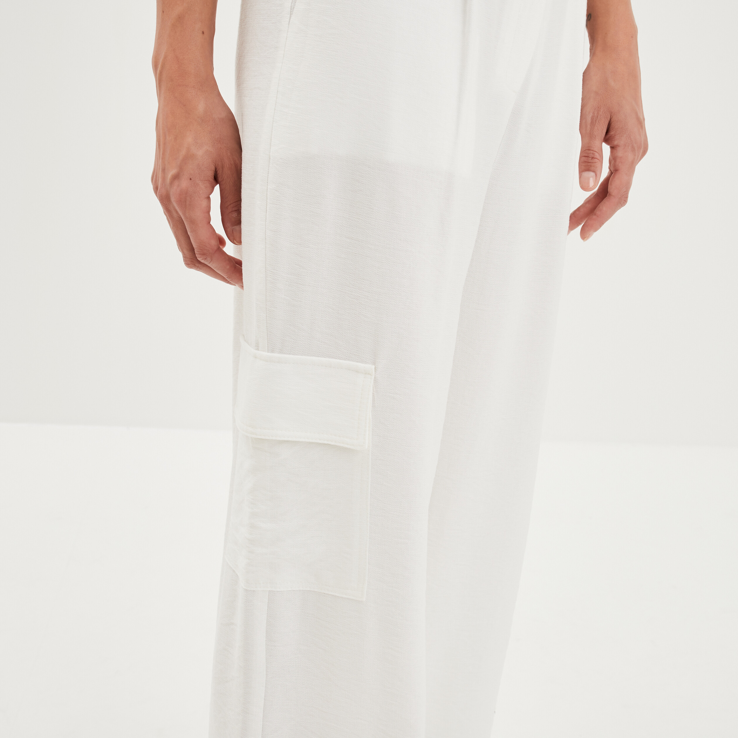 Pantalon cargo large fluide ivoire femme | La Halle