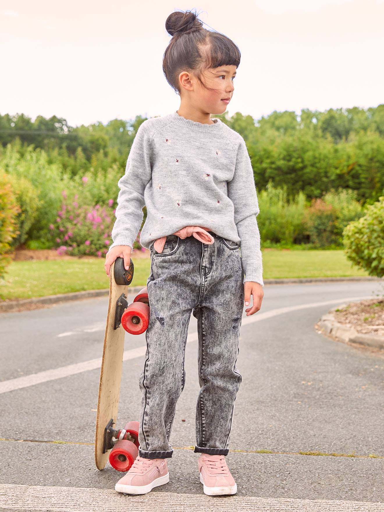 Vertbaudet Mädchen Jeans mit Stoffgürtel, Mom-Fit - schwarz