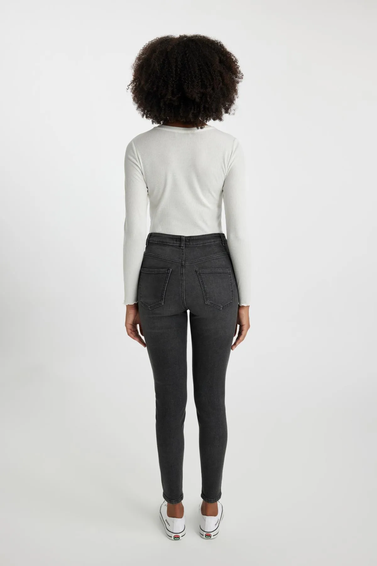 DeFacto  Skinny Fit Jeans mit hohem Bund und Röhrenjeans - Anna A6994ax23wn