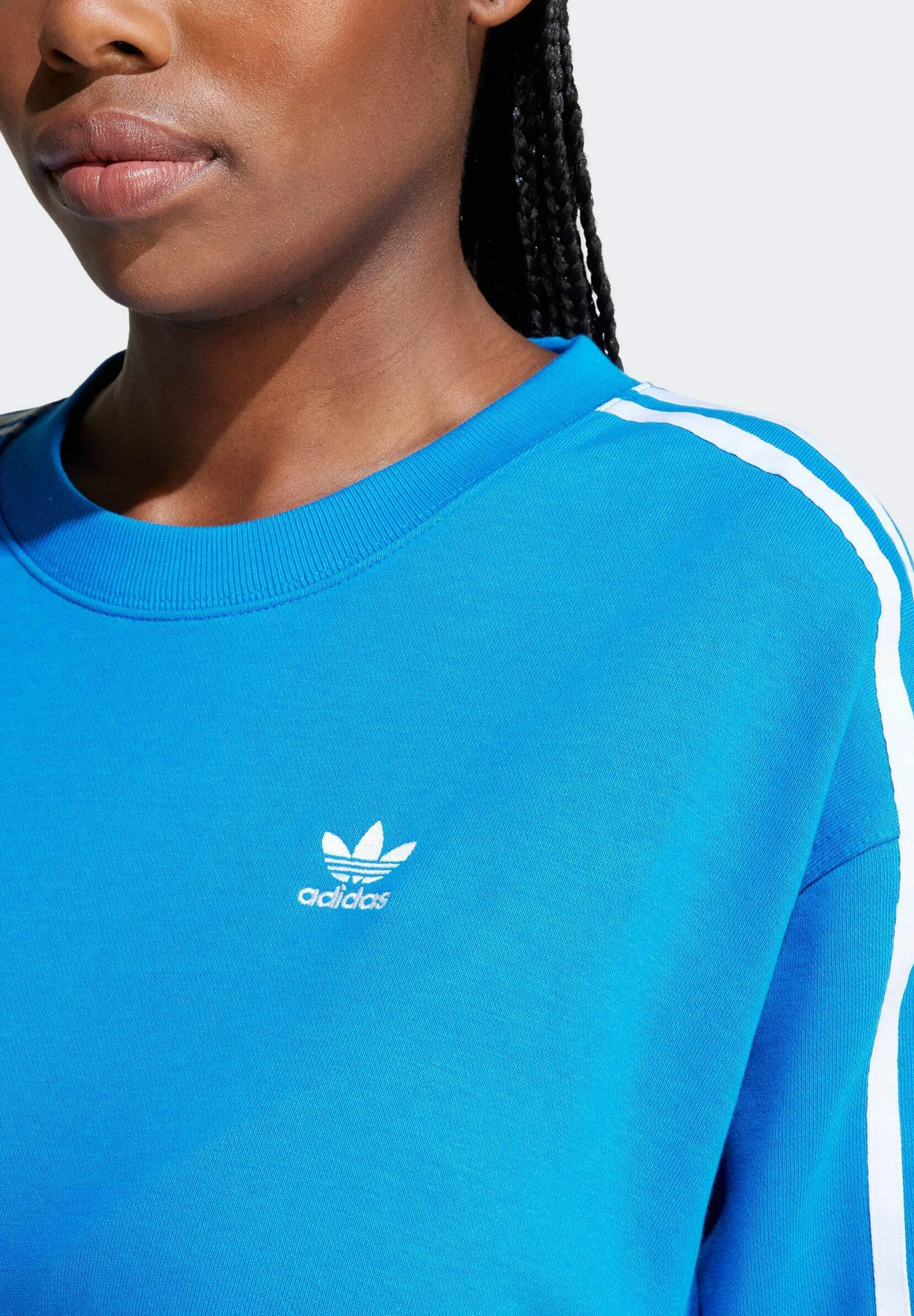 Sudadera adidas Originals de cuello redondo extragrande con tres rayas