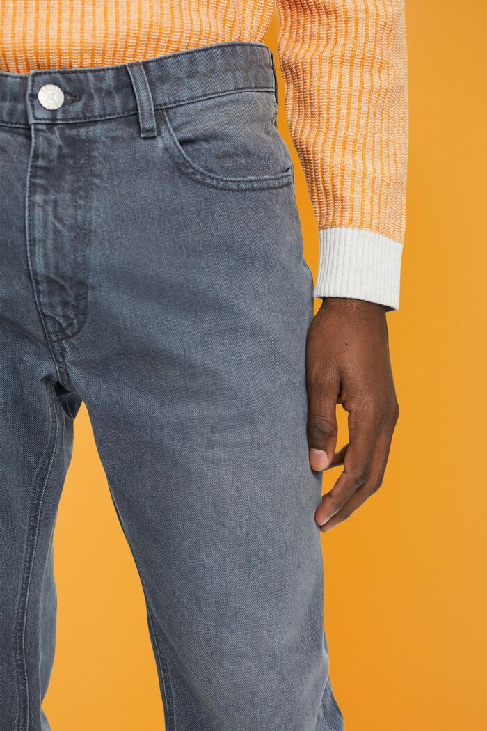 Relaxed-Fit-Jeans