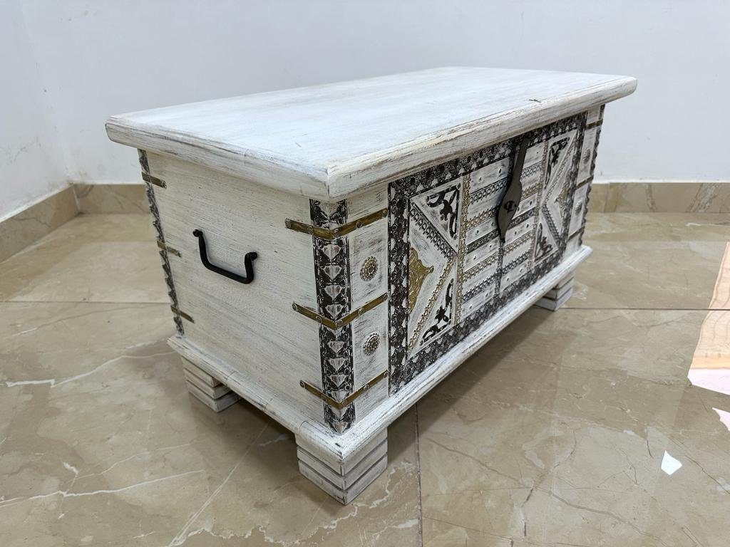 Oriental Galerie Truhe Indische Truhe Kiste Schatztruhe Weiß Gold 80 cm, traditionelle Herstellung in Handarbeit im Ursprungsland