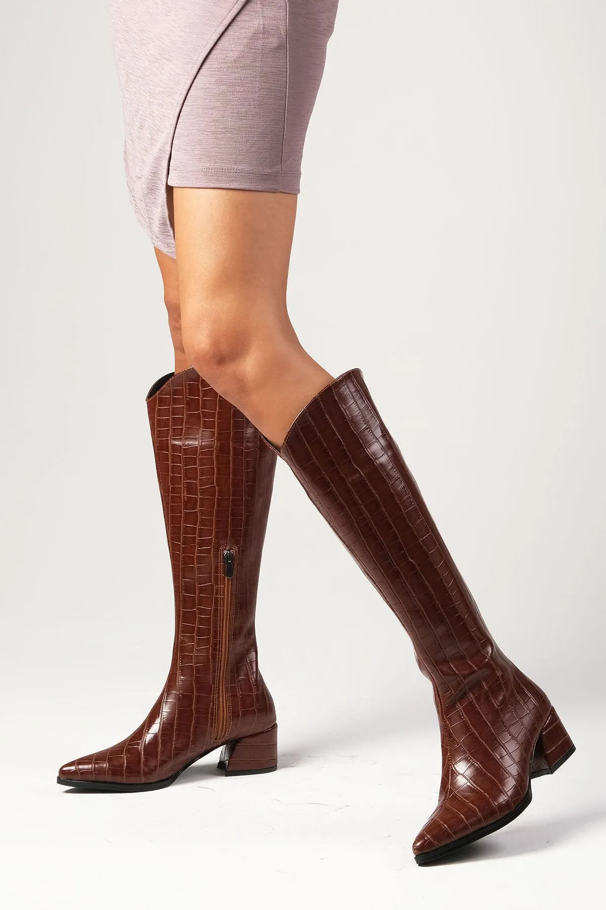 Mio Gusto  Siena Hellbraune Damen-High-Heels mit Krokodilmuster und halbem Reißverschluss an der Seite und dünnem Pelzfutter