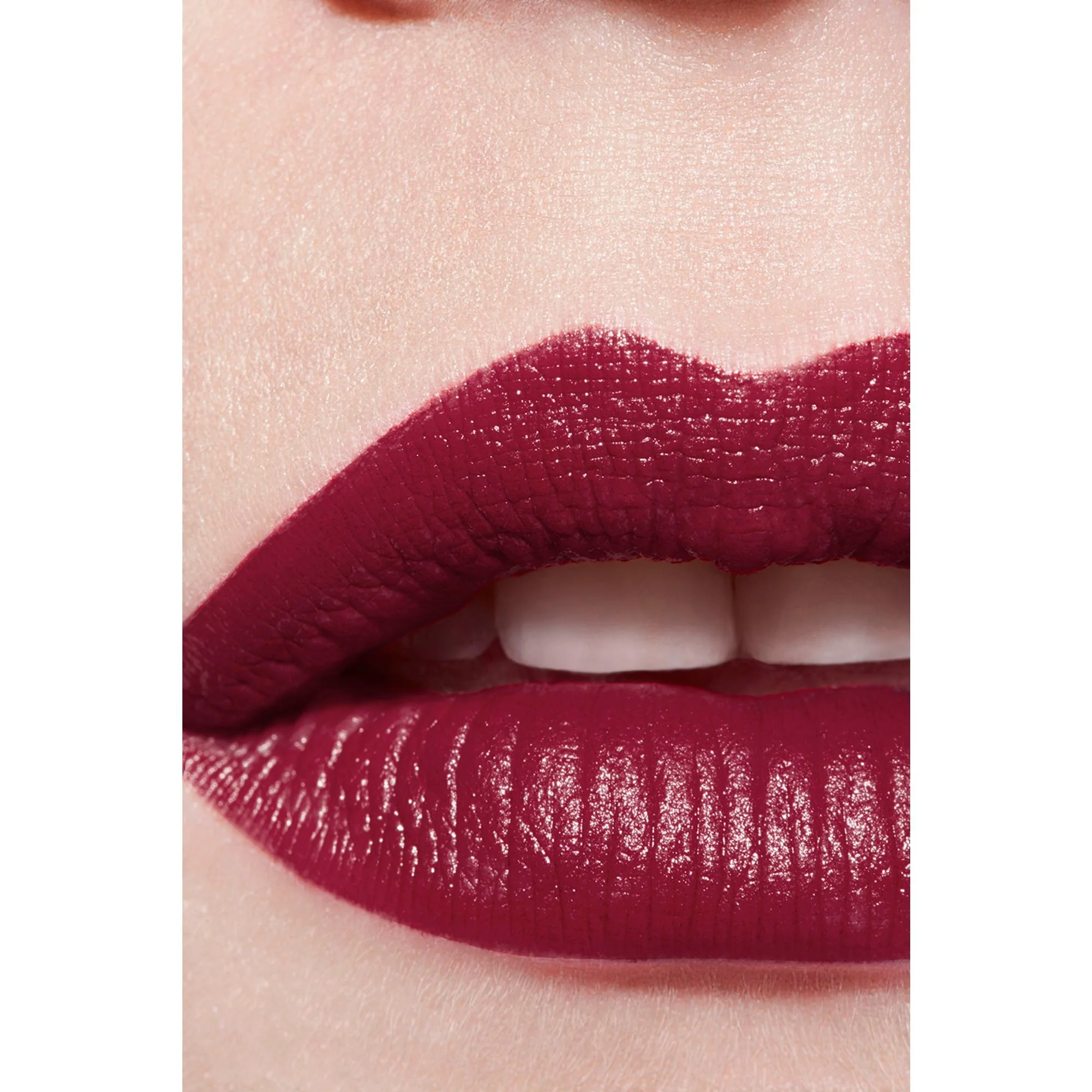 ROUGE ALLURE L'EXTRAIT - RELLENO - LABIAL DE ALTA INTENSIDAD CON EXTRACTO Y TRATAMIENTO LIGERO