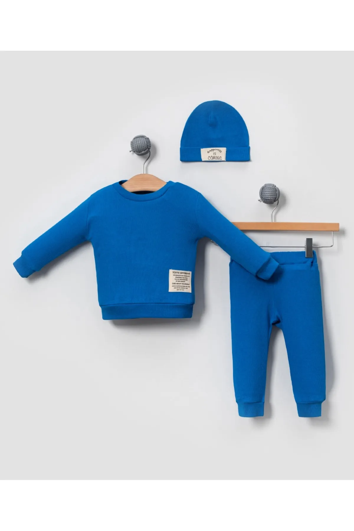 Bubito  Unisex-Mütze mit Wappendetail, 3-teiliges Set aus Oberteil und Unterteil mit Kordelzug, blau