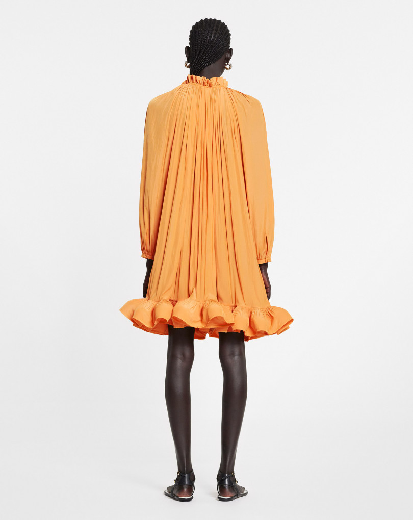 ROBE CHARMEUSE COURTE À MANCHES LONGUES