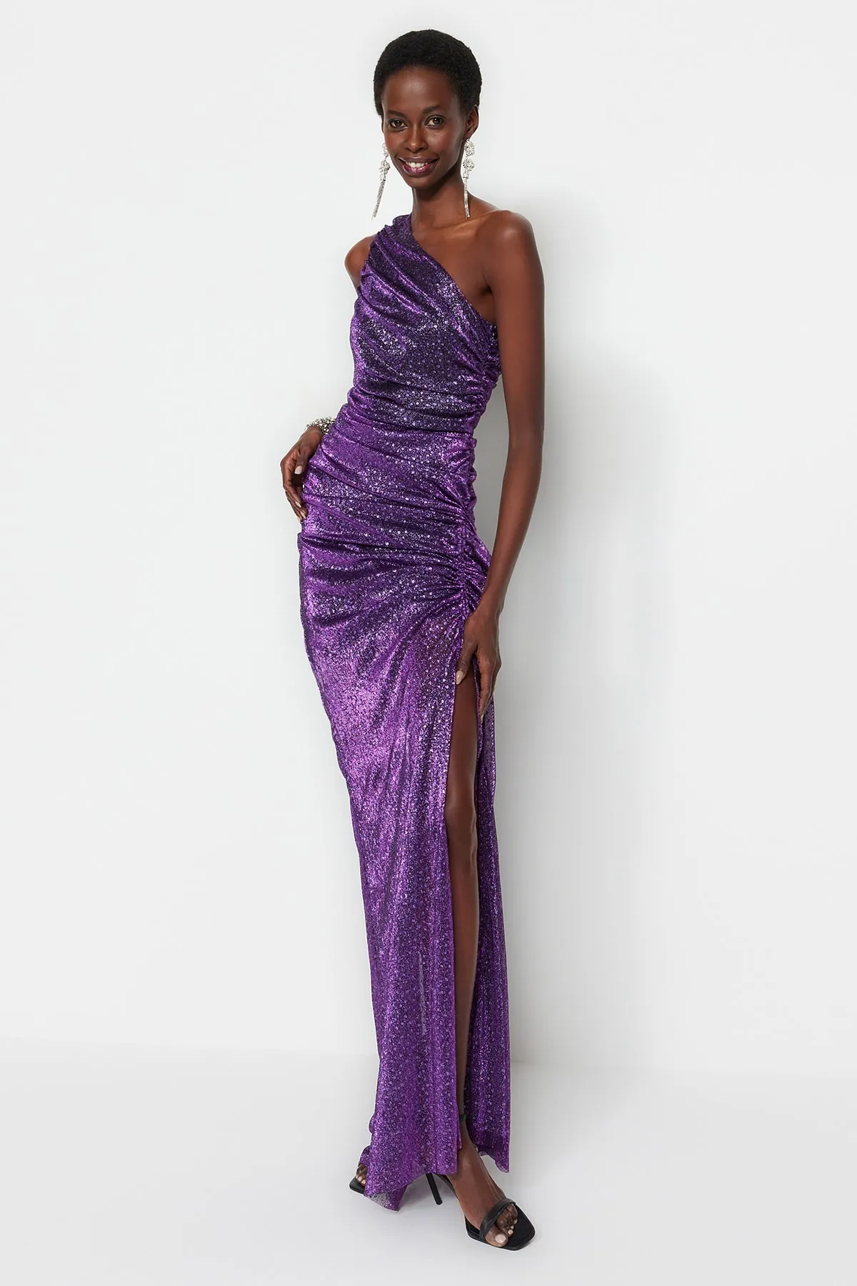 Trendyol Collection  Lila gefüttertes langes Abendkleid aus Strick mit Glitzer TPRSS23AE00145