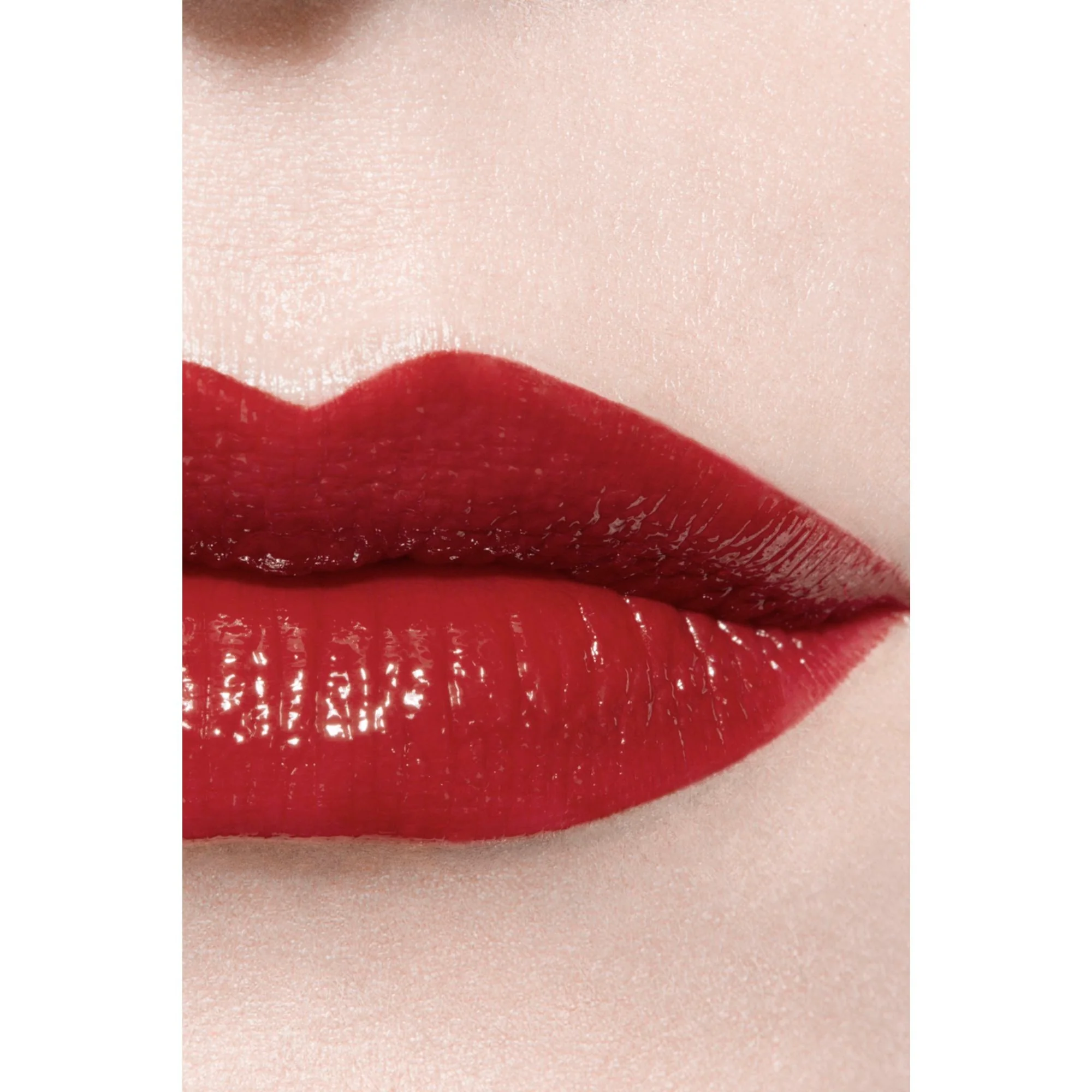 ROUGE ALLURE LAQUE - NIEZWYKLE TRWAŁA, LŚNIĄCA POMADKA W PŁYNIE