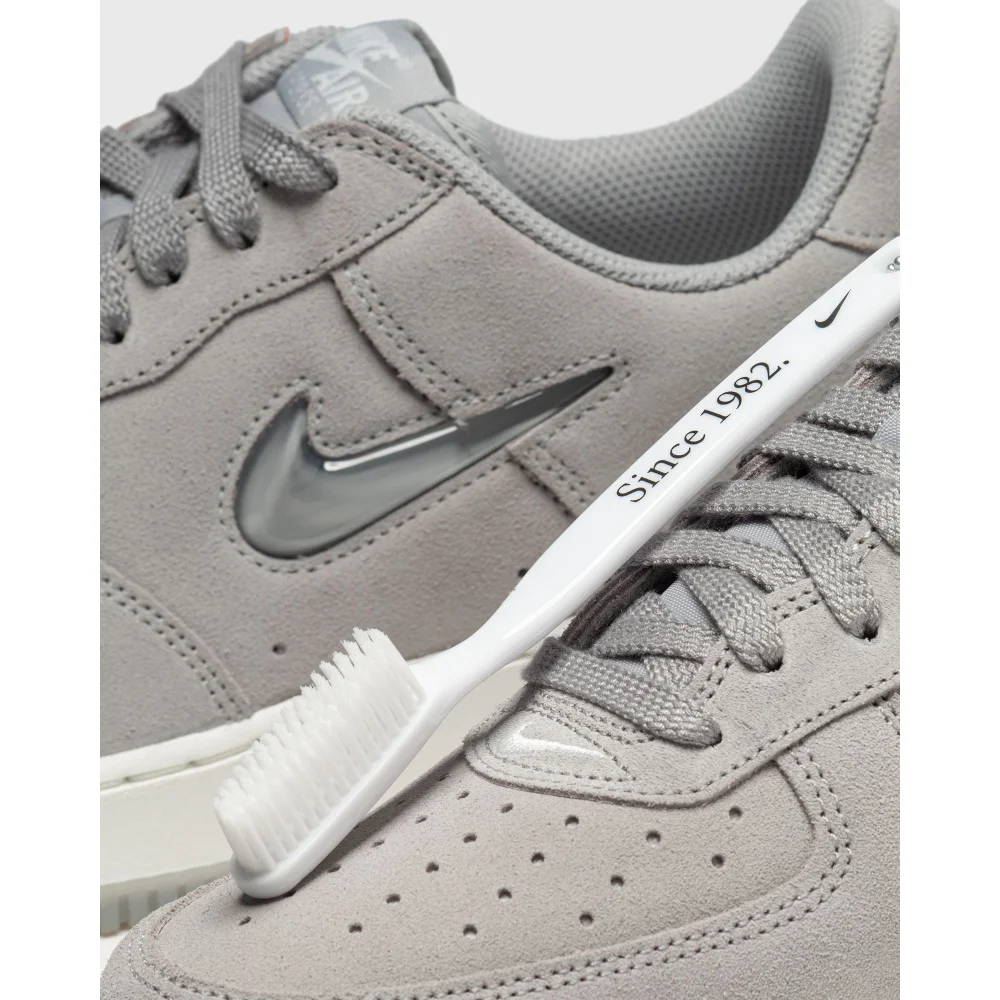 Nike Air Force 1 Jewel Low of the Month Retro DV0785 003 / grau