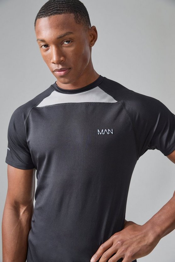 Man Active Muscle-Fit T-Shirt