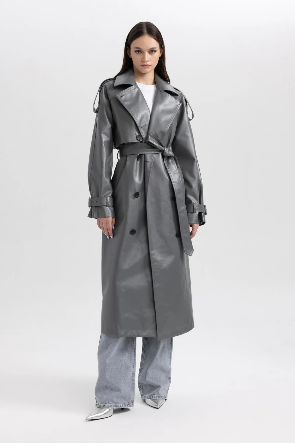 DeFacto  Trenchcoat aus Kunstleder im Relaxed Fit B1392ax23au