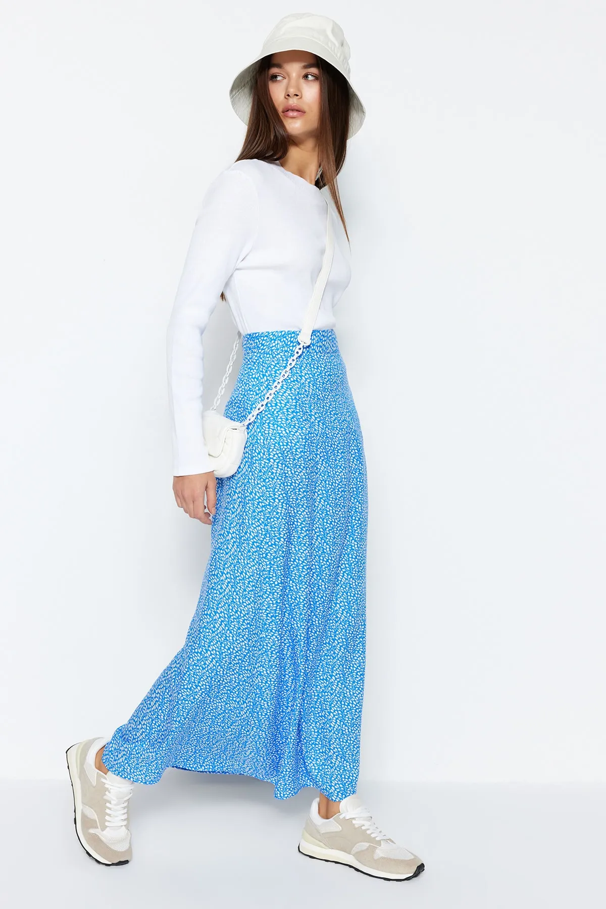 Trendyol Modest  Blauer ausgestellter Rock aus Viskosegewebe mit Blumendruck TCTSS21ET0497