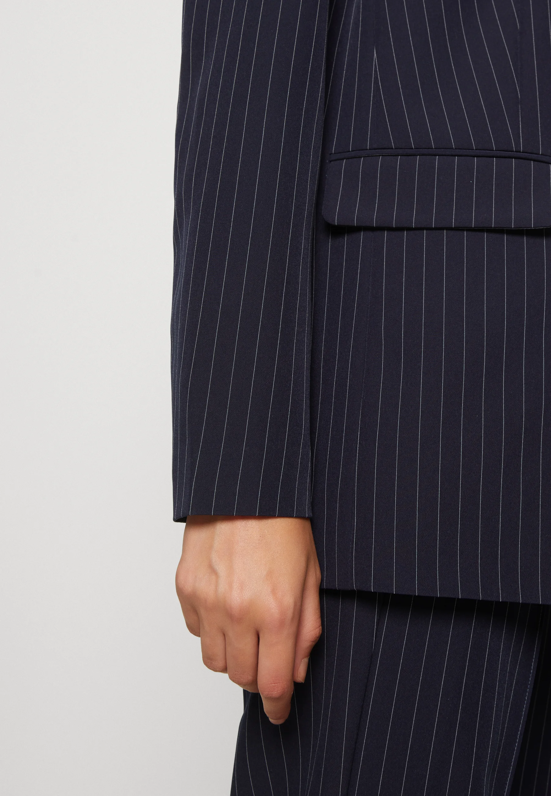 Piezas PCBOSSY LOOSE STRIPED BLAZER - Abrigo corto