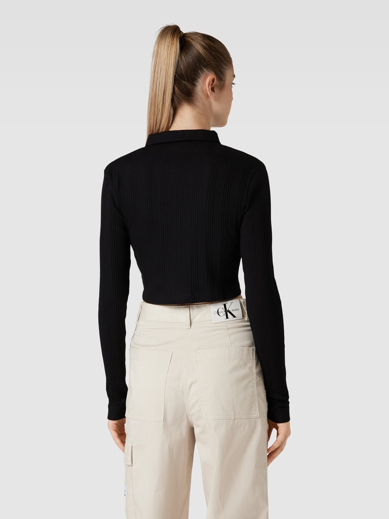 Cropped Strickjacke mit Label-Patch Modell 'BADGE ELONGATED' in black