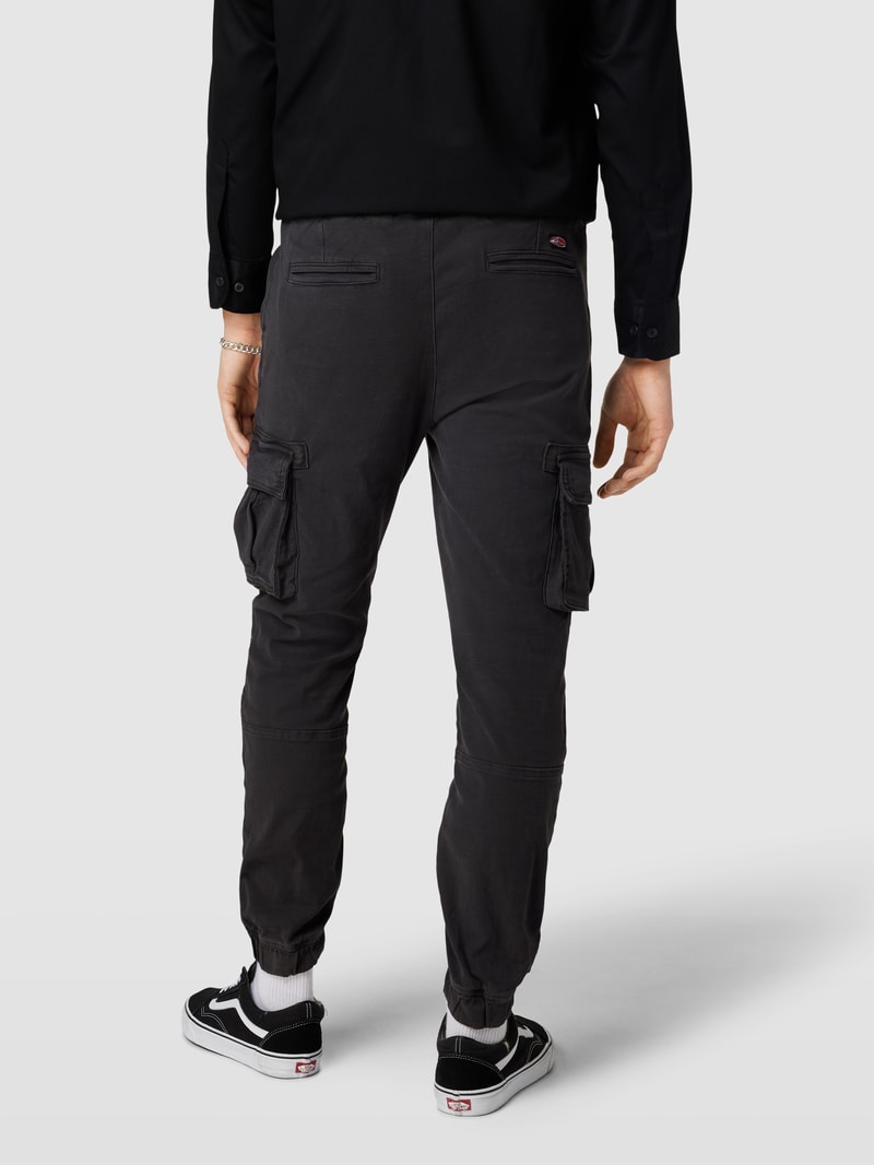 Cargohose mit Label-Detail in anthrazit