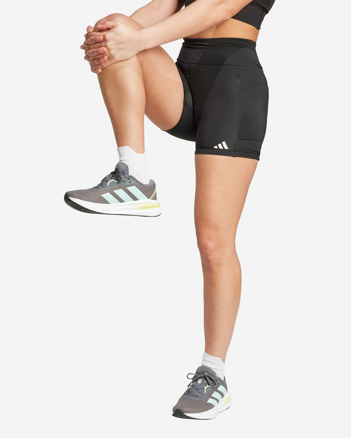 Krótkie buty do biegania Adidas Otr W IS9919