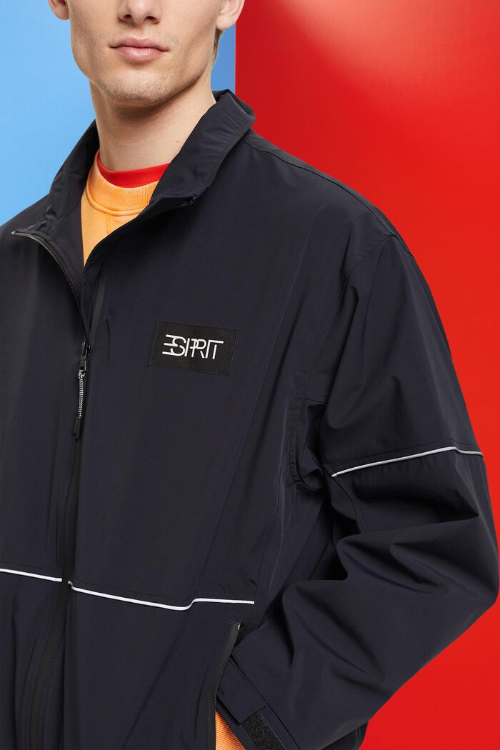 Windbreaker im Oversize-Look