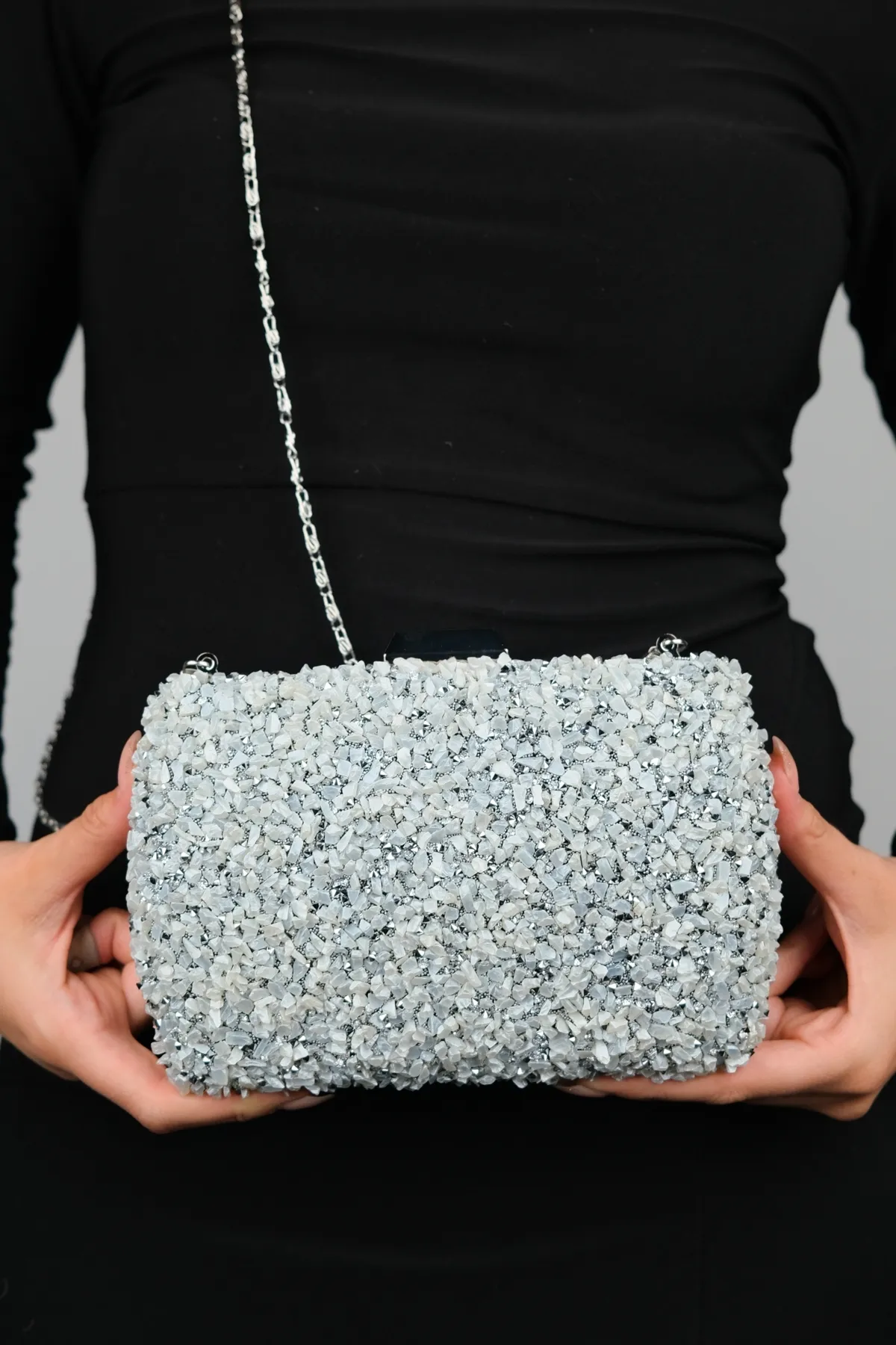 LuviShoes  SEUL Graue Kieselstein-Abendtasche für Damen