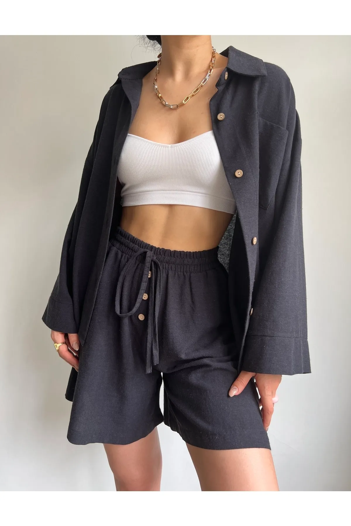 MAİ COLLECTİON  Schwarzes Leinen-Shorts-Set für Damen von Budva