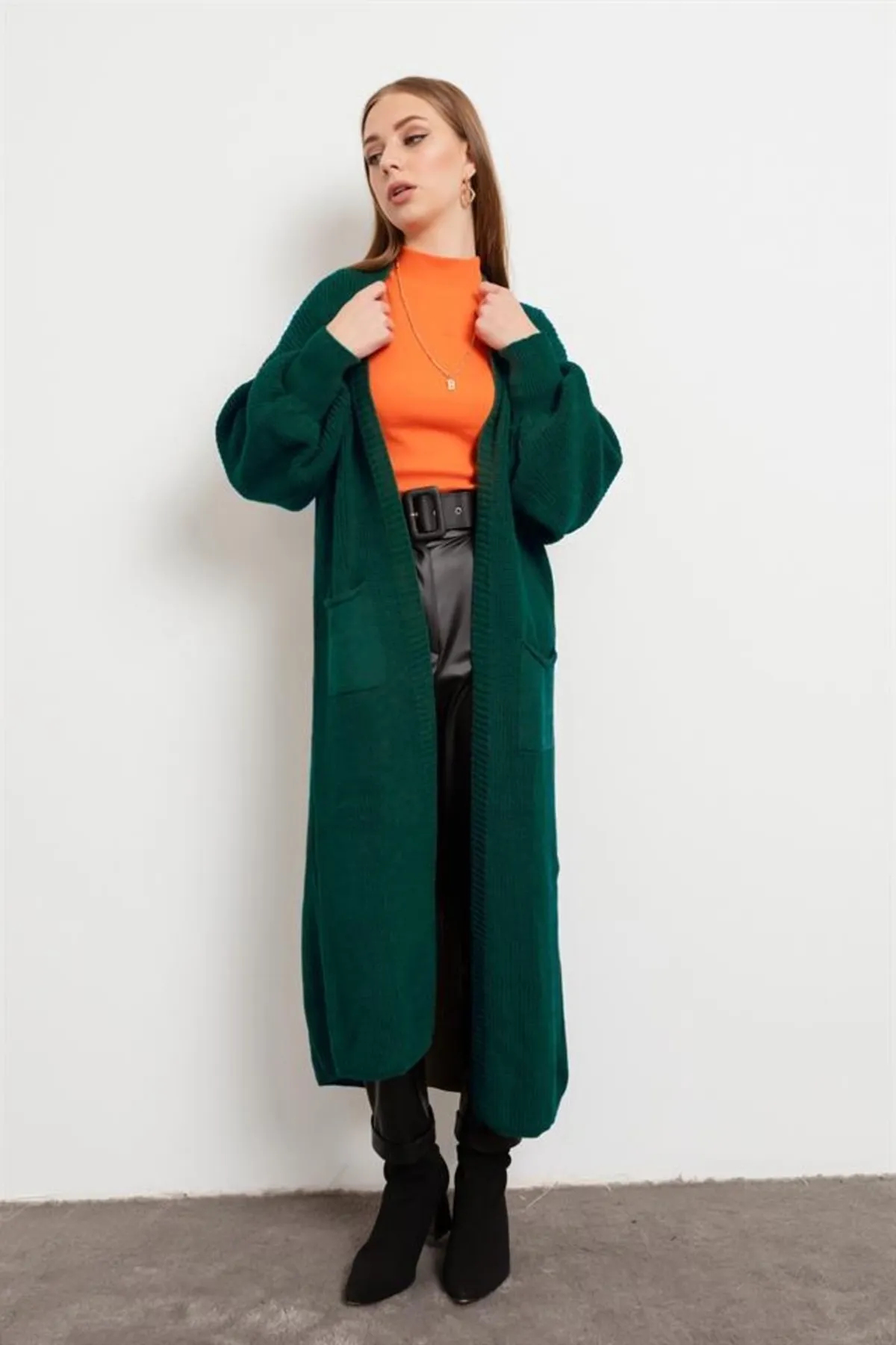 Lafaba  Lange Strickjacke mit Ballonärmeln in Grün für Damen
