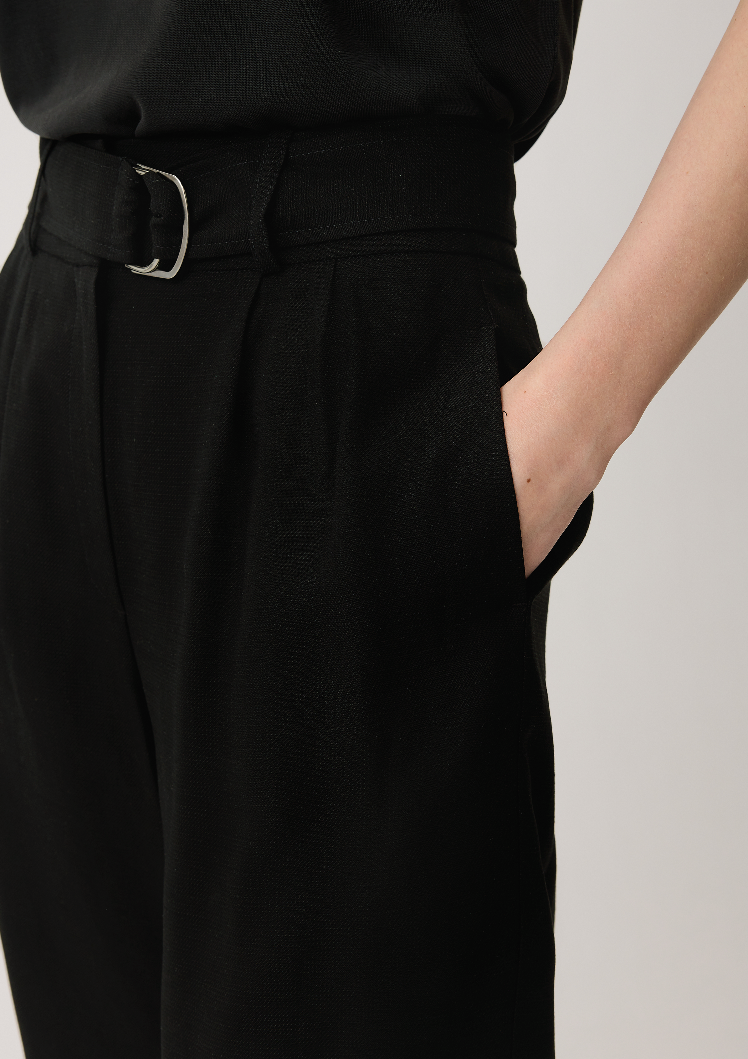 Loose: Bermuda aus Twill - schwarz