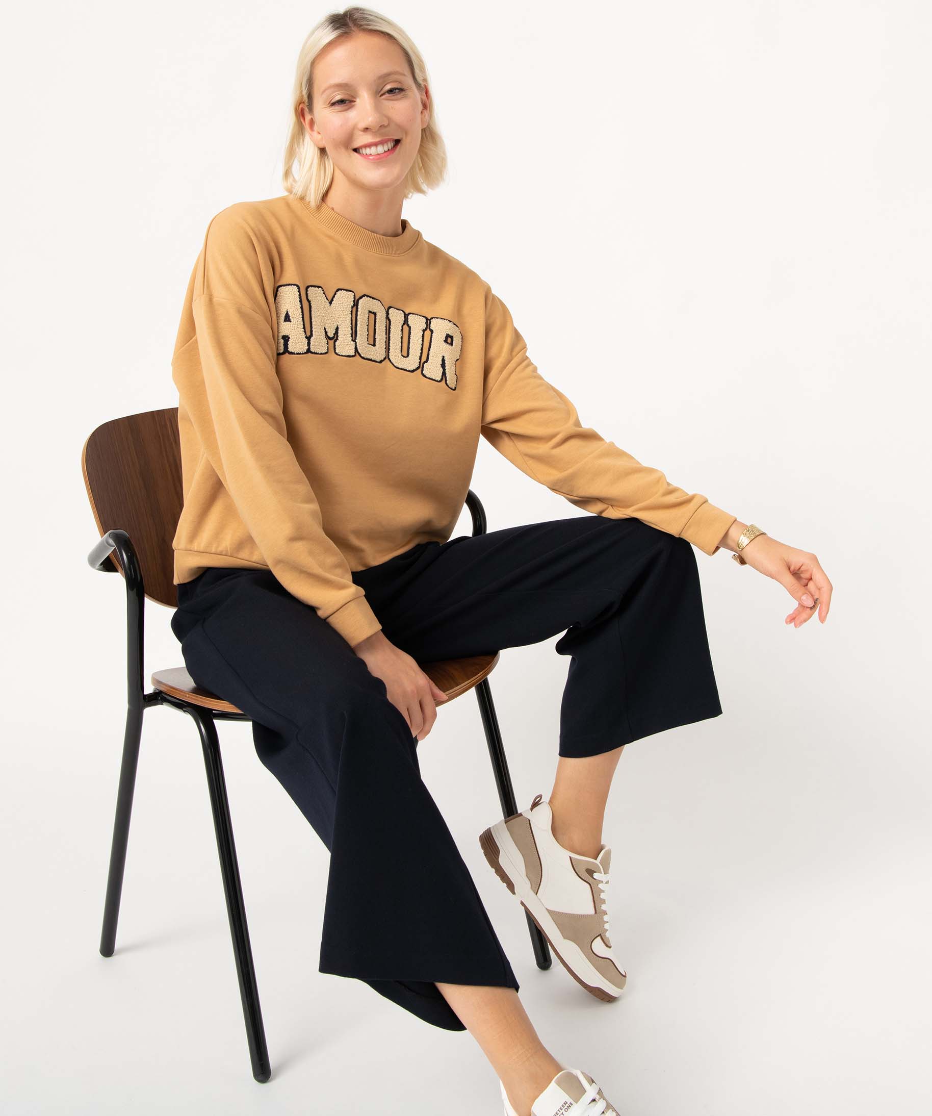 Sweat femme oversize à message brodé camel | GEMO