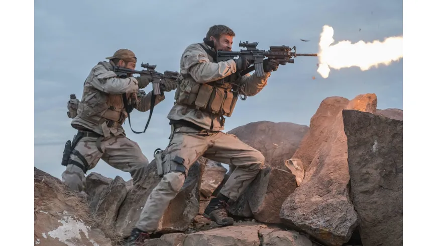 12 STRONG – Die wahre Geschichte der US-Horse Soldiers - 2-Disc Mediabook Cover B (4K UHD + Blu-ray) Limited Edition – Uncut