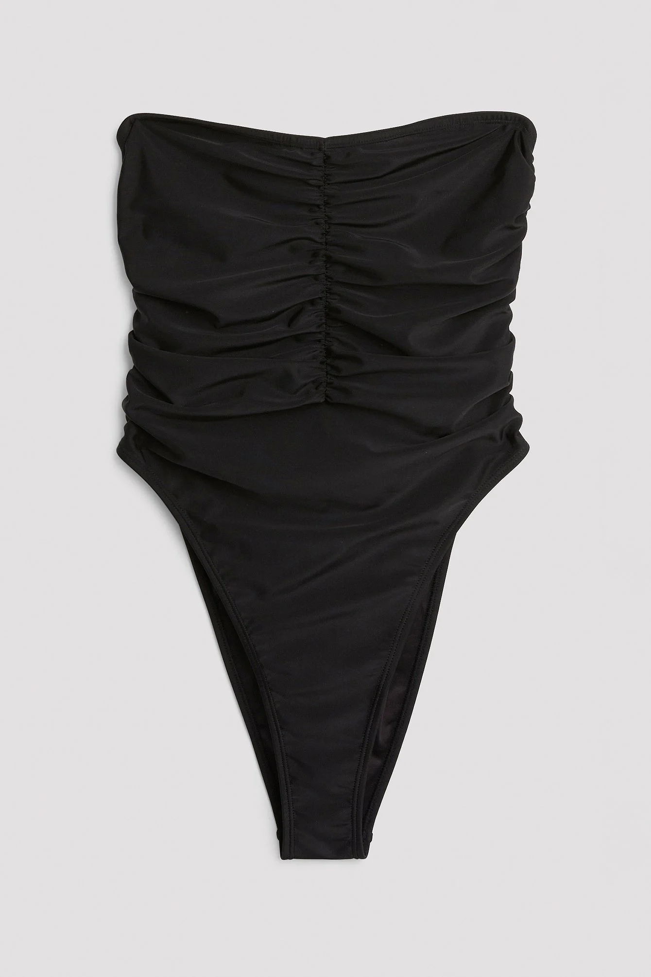Drapierter Bandeau-Badeanzug mit hohem Bein