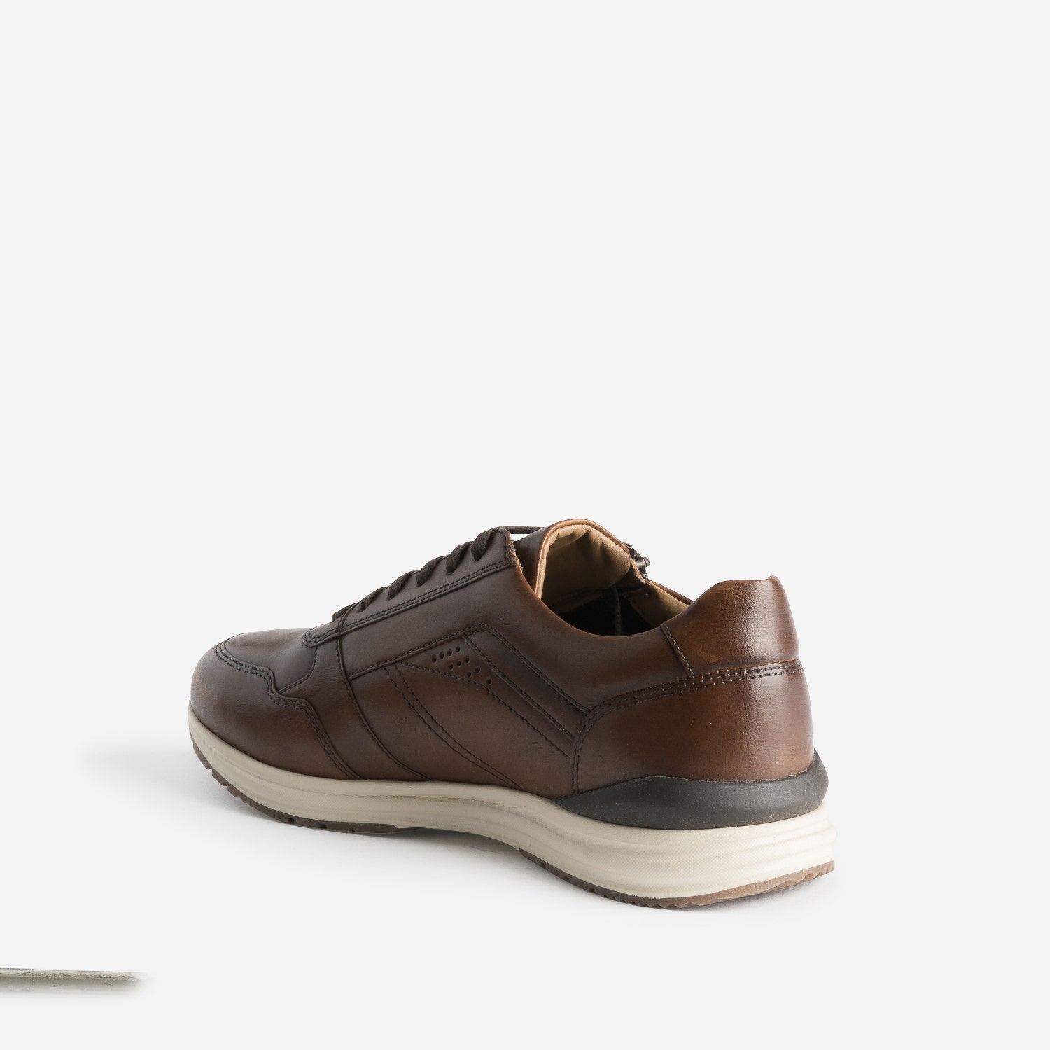 Tennis marron foncé en cuir