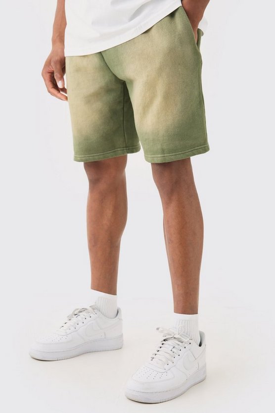 Relaxed Fit Spray Wash Short