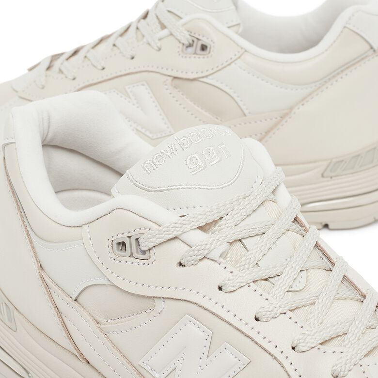New Balance M991OW light grey
