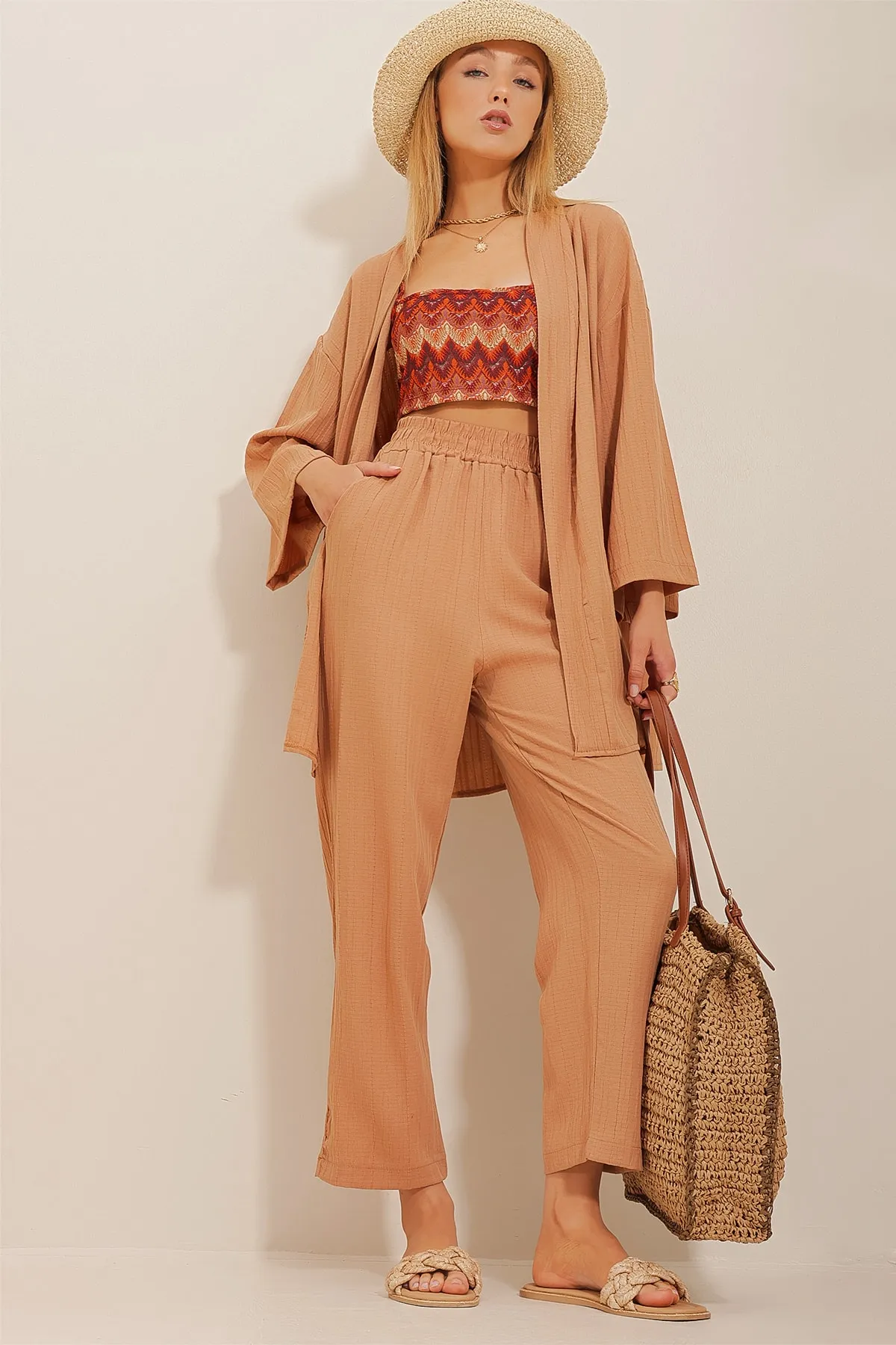 Trend Alaçatı Stili  Kamelfarbenes Set aus Jacke und Palazzo-Hose mit Schalkragen für Damen ALC-X10146