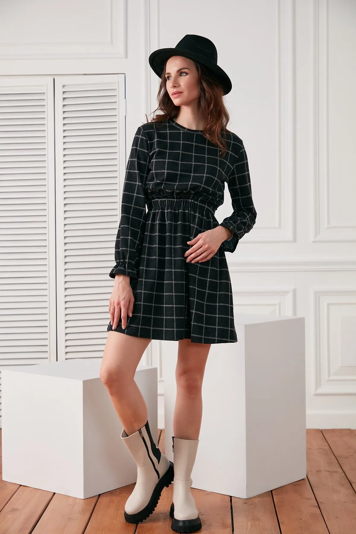 HAKKE  Kariertes kurzes Kleid
