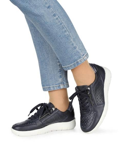 Schnürschuh mit Luftpolsterlaufsohle