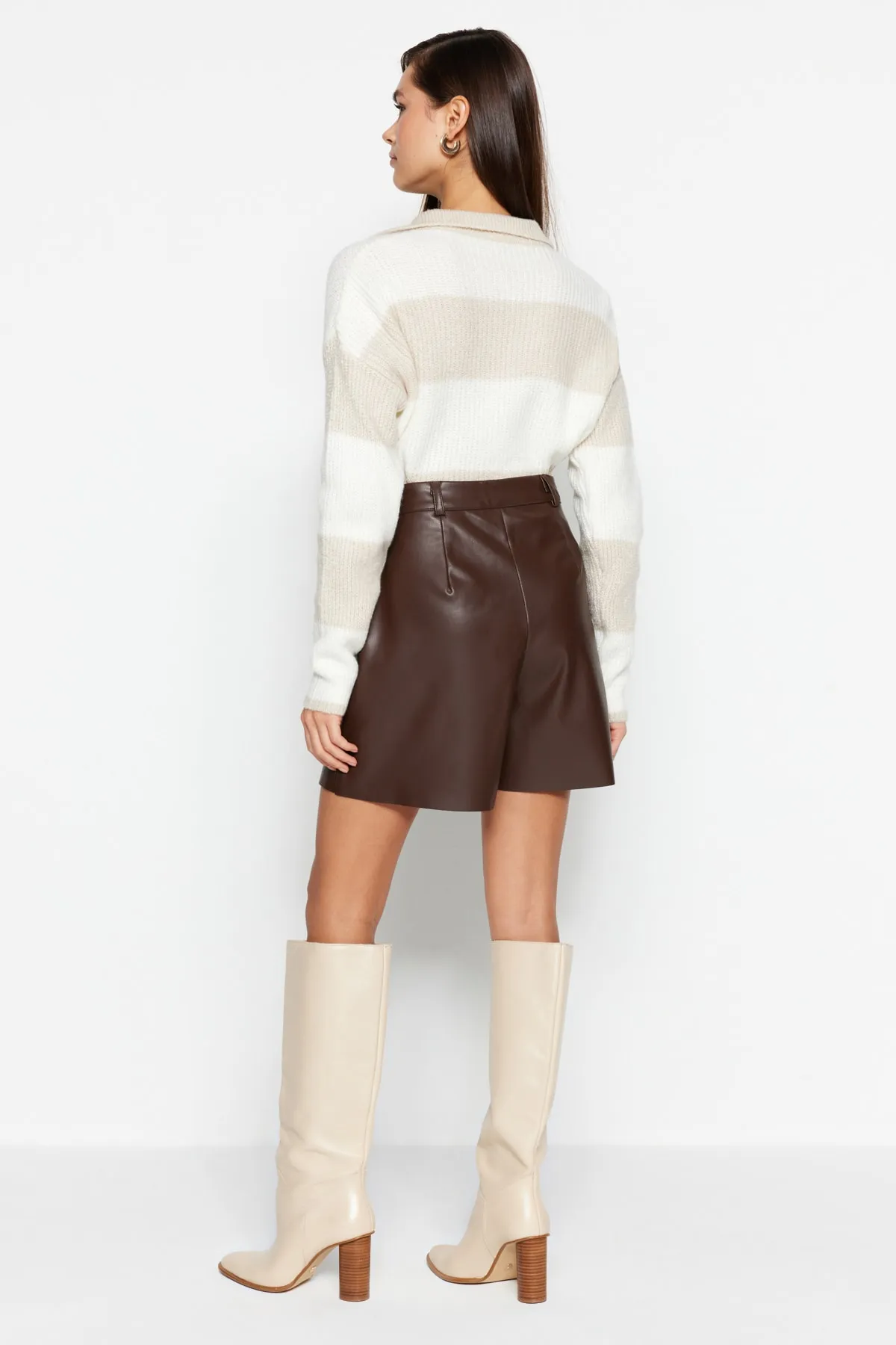 Trendyol Collection  Shorts - Braun - Hoher Bund