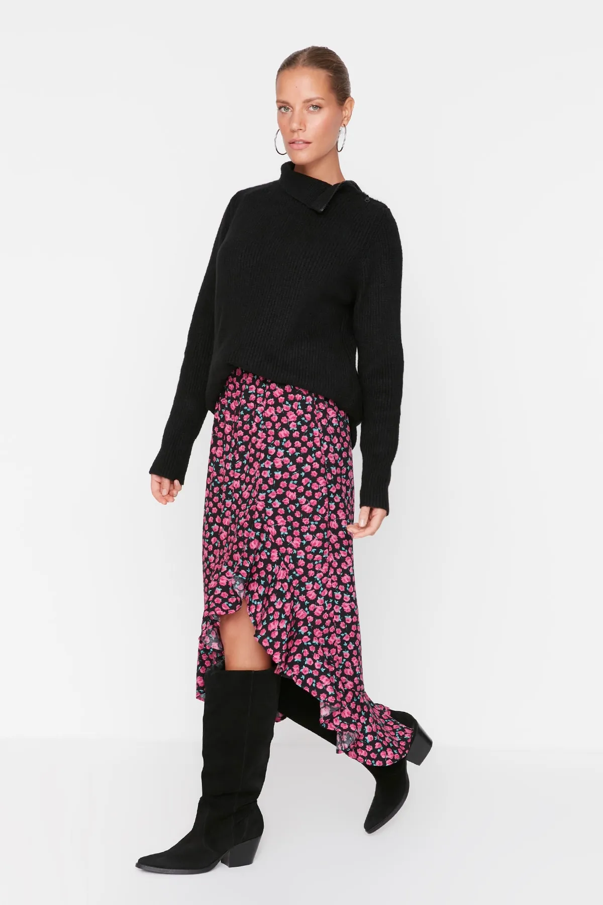 Trendyol Collection  Asymmetrischer, floral gemusterter, gewebter Midi-Rock aus Viskosestoff mit rosa Saum TWOSS20ET0166