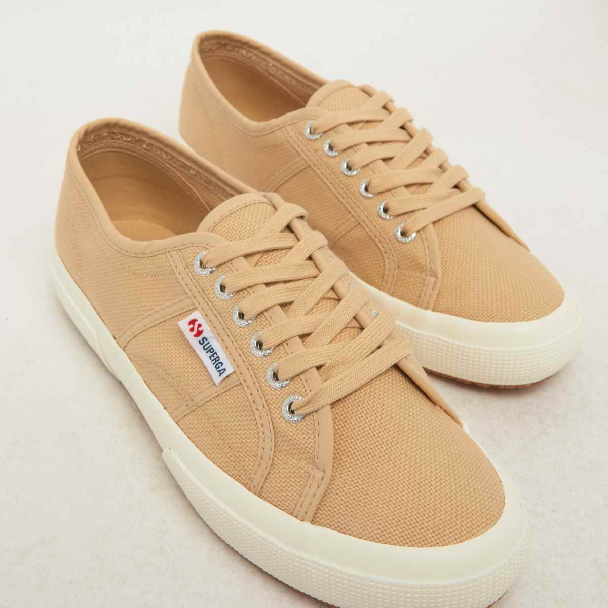 Superga 2750 cotu classic sportcipő bézs színben